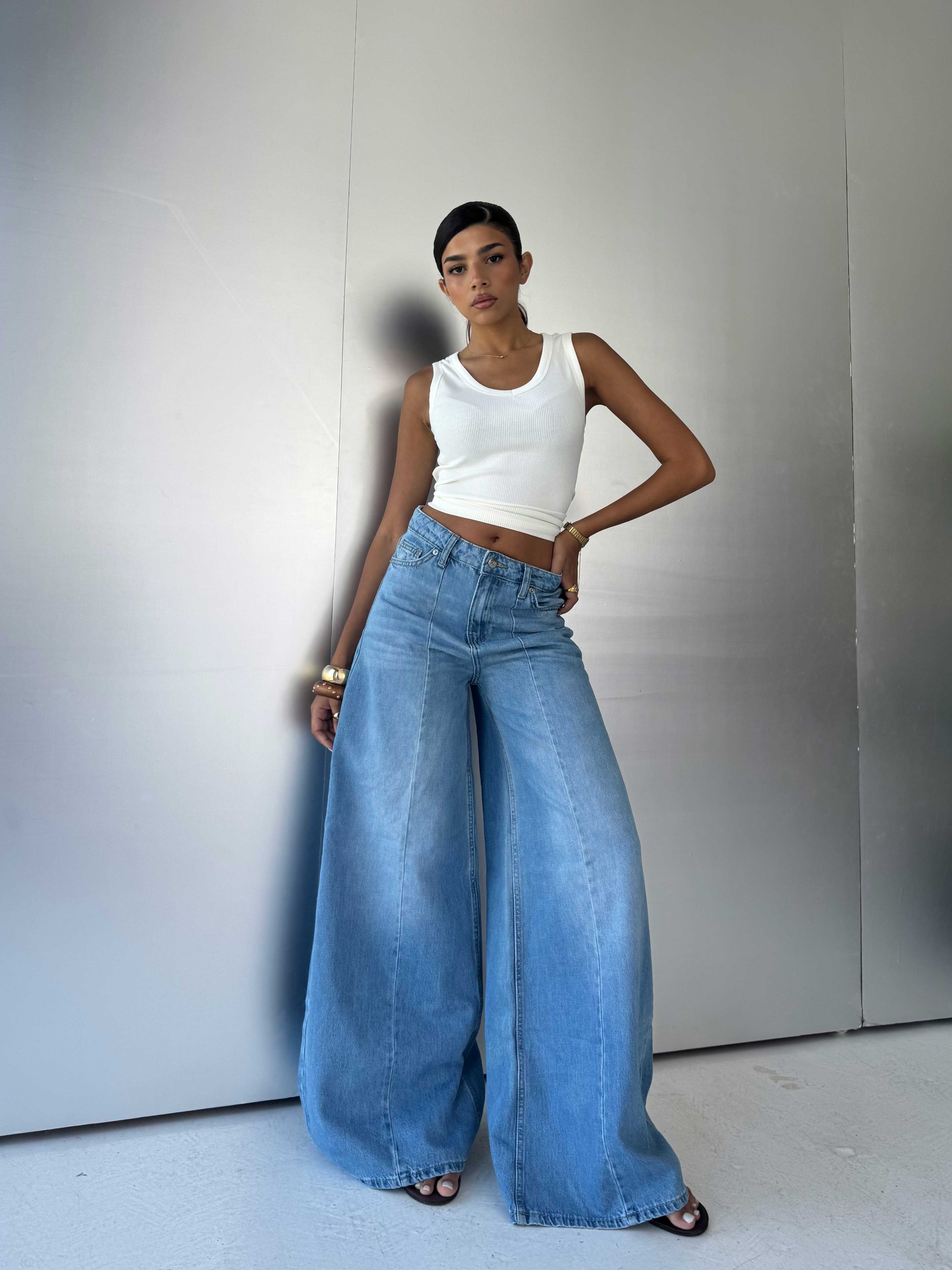 Wide-Leg High-Waist Light Vintage Blue Jeans