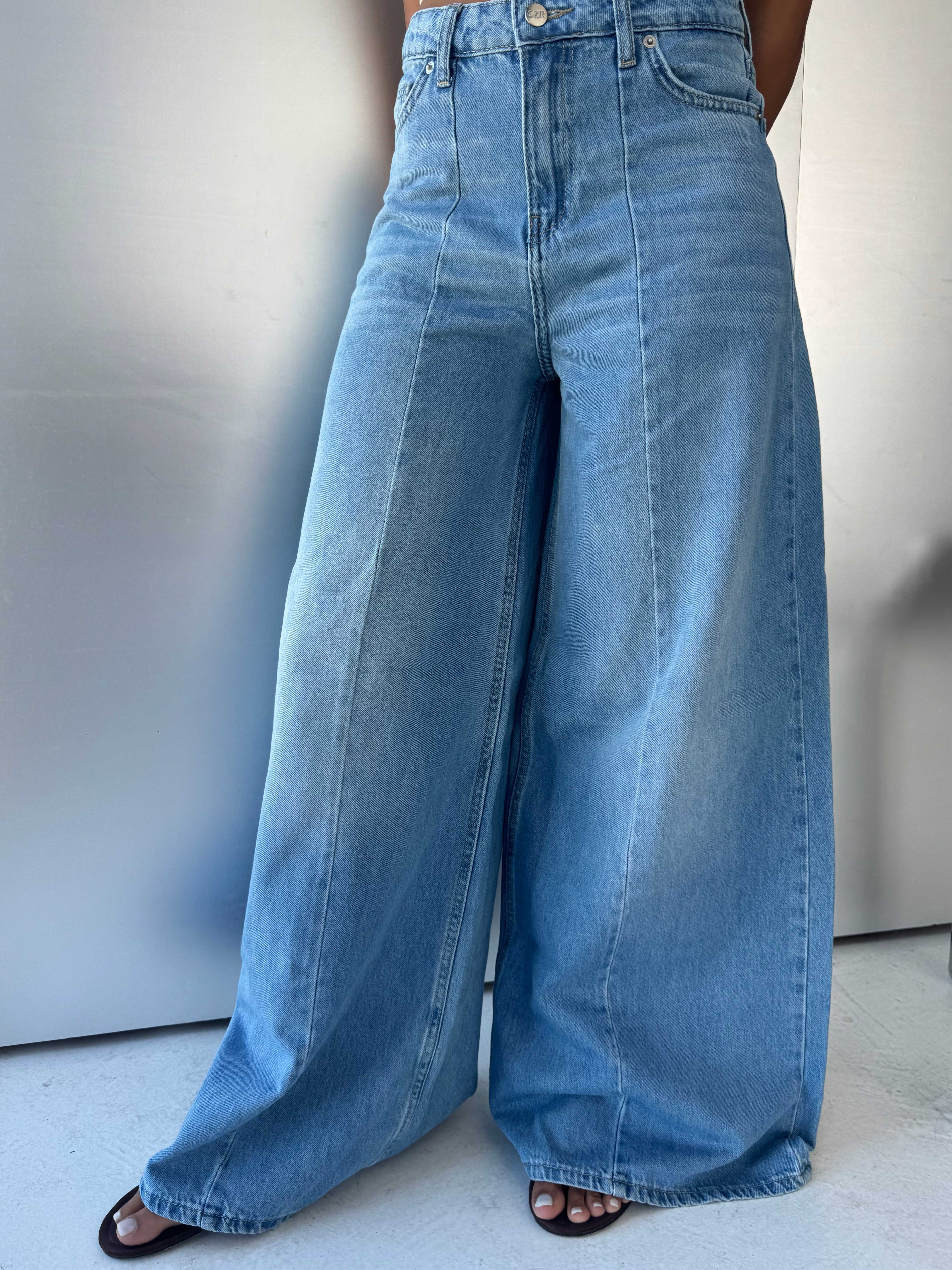 Wide-Leg High-Waist Light Vintage Blue Jeans