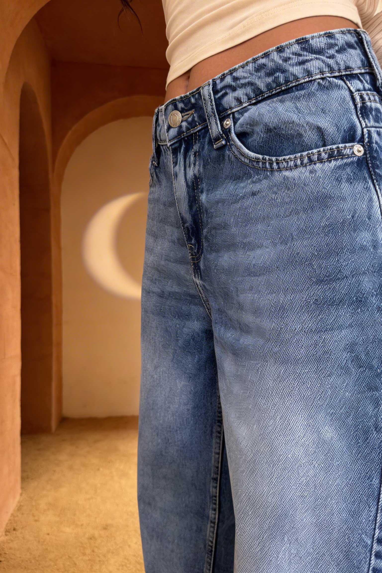 Extreme Wide-Leg – Mid-Rise Acid Blue Jeans