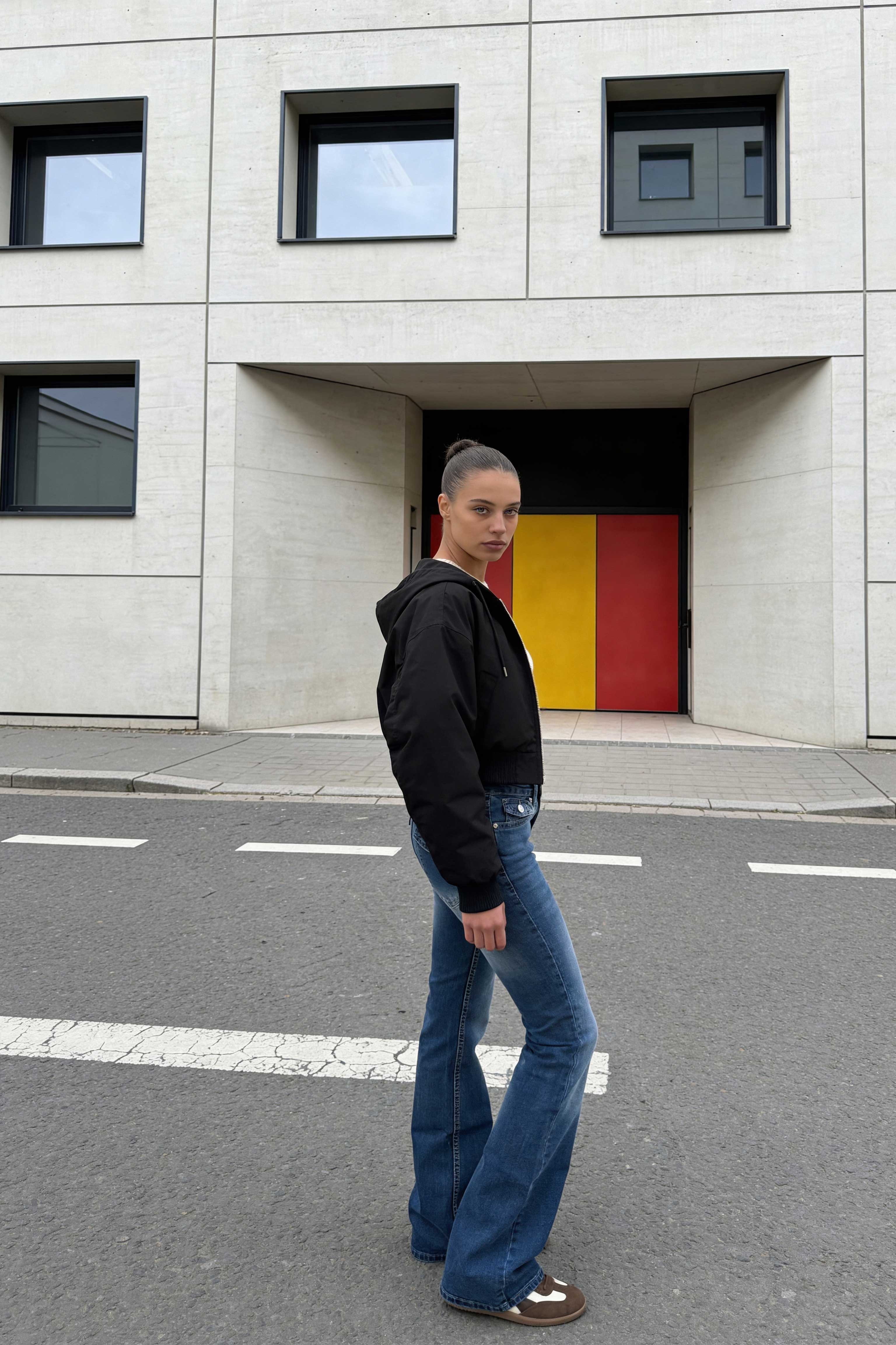 Flare Flap pocket , low waist 
Marine Blue jeans