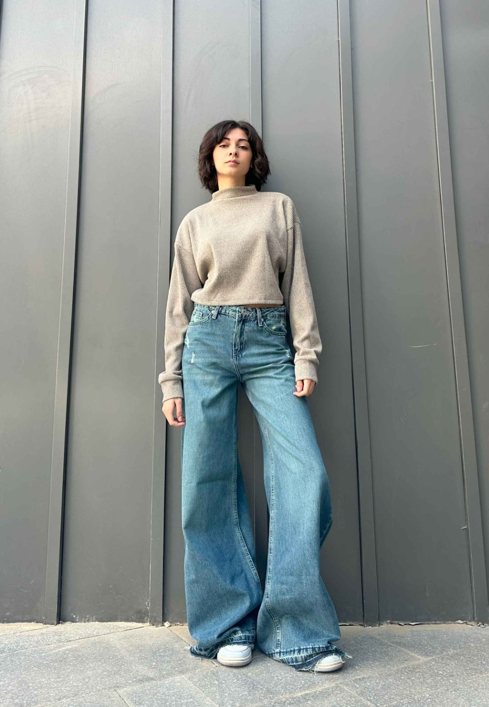 Extreme Wide Leg - Mid Vintage Blue Green Raw Hems Jeans. Wide-Leg CIZARO - Cizaro Jeans
