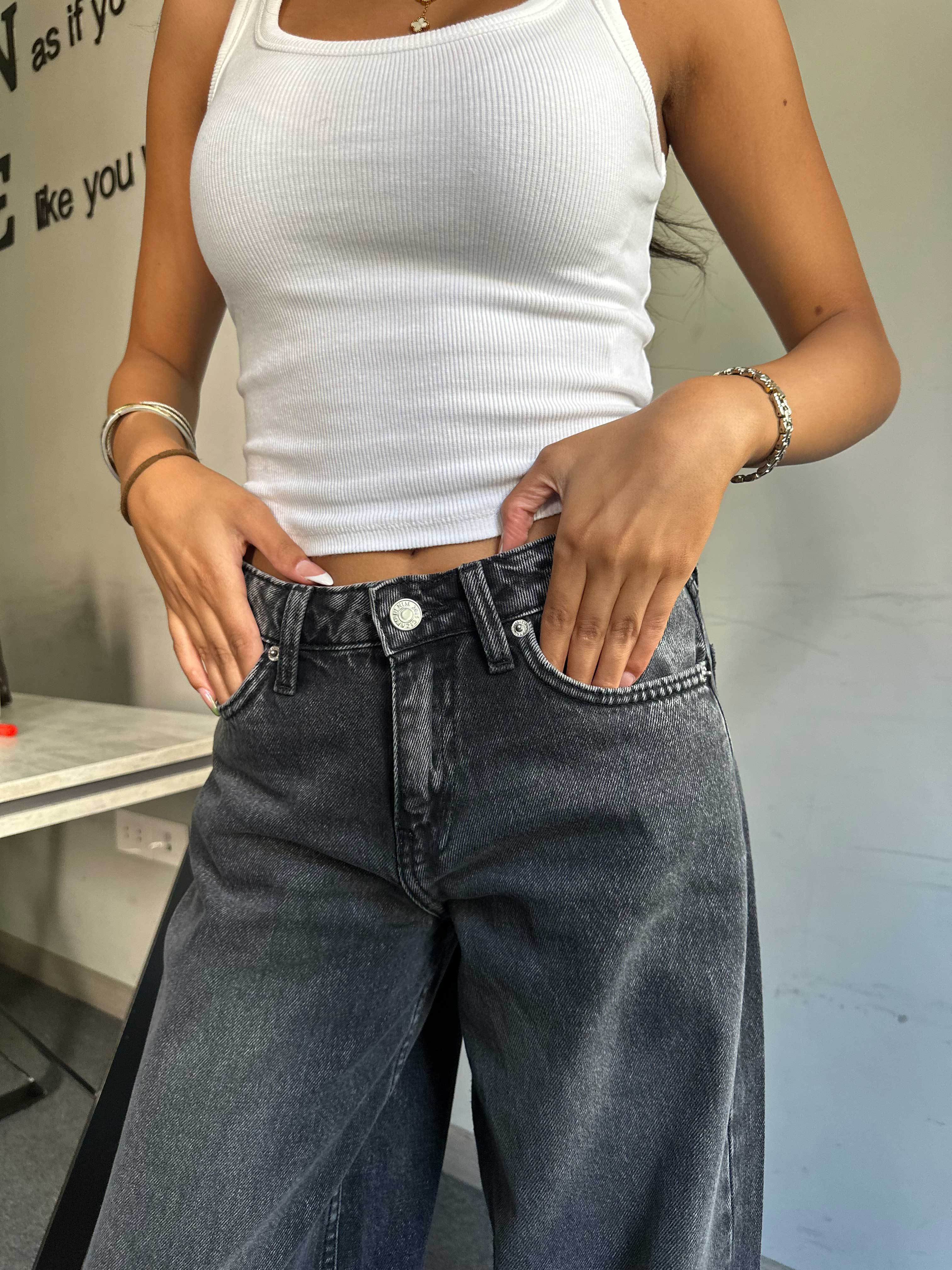 Super Baggy - Mid-Rise Charcoal Jeans