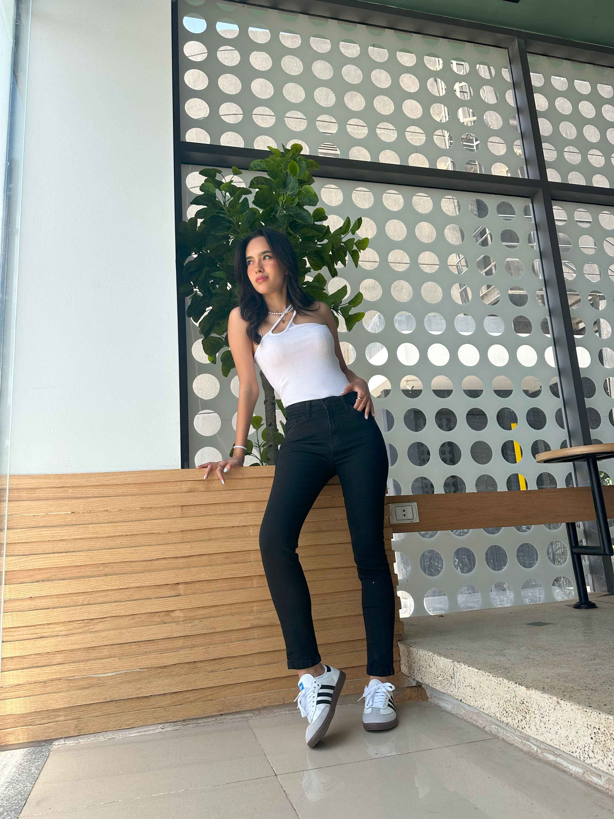 Skinny - High-Waist Black Jeans. Mom-Fit BADRSH - Cizaro Jeans