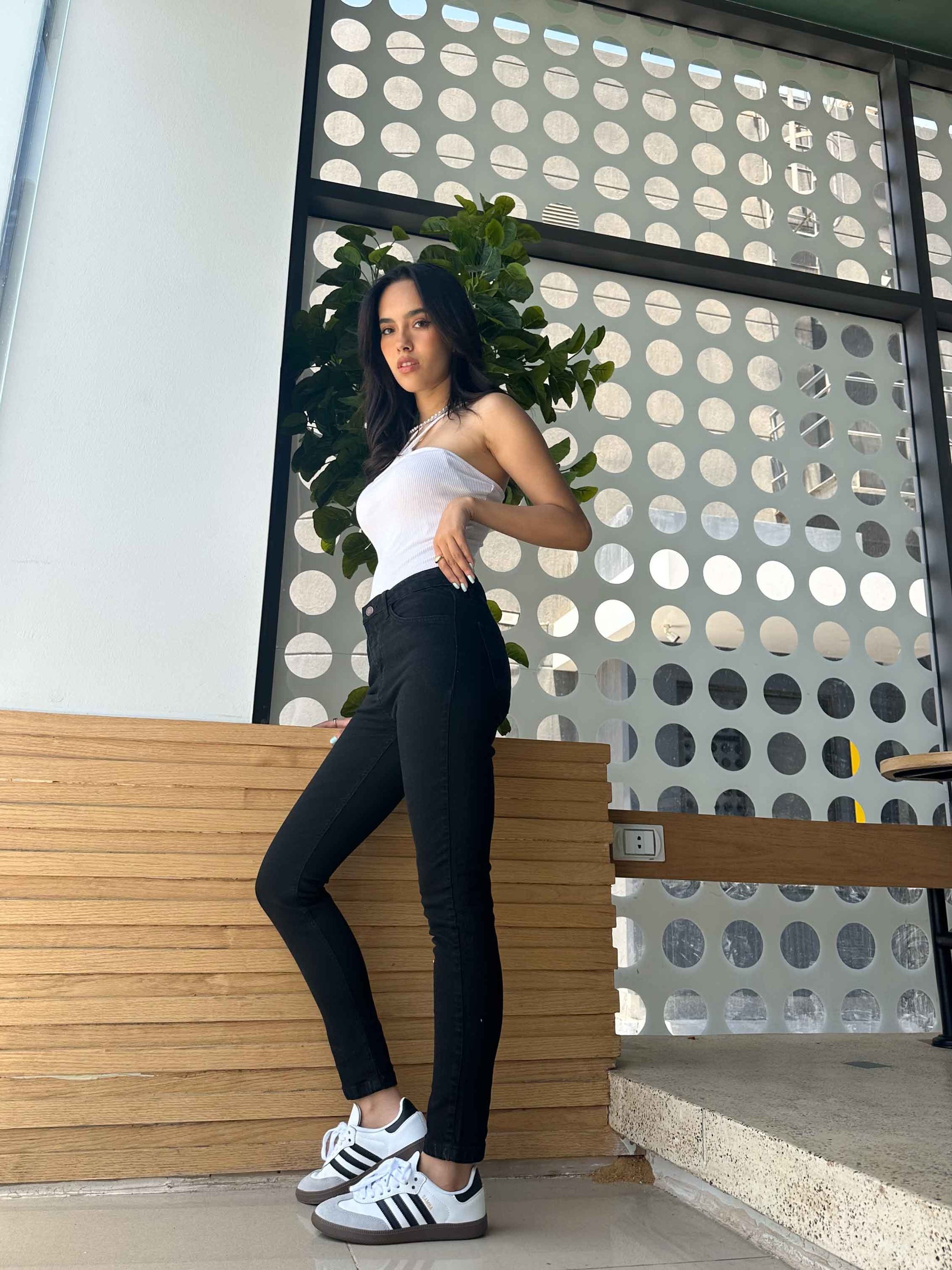 Skinny - High-Waist Black Jeans. Mom-Fit BADRSH - Cizaro Jeans