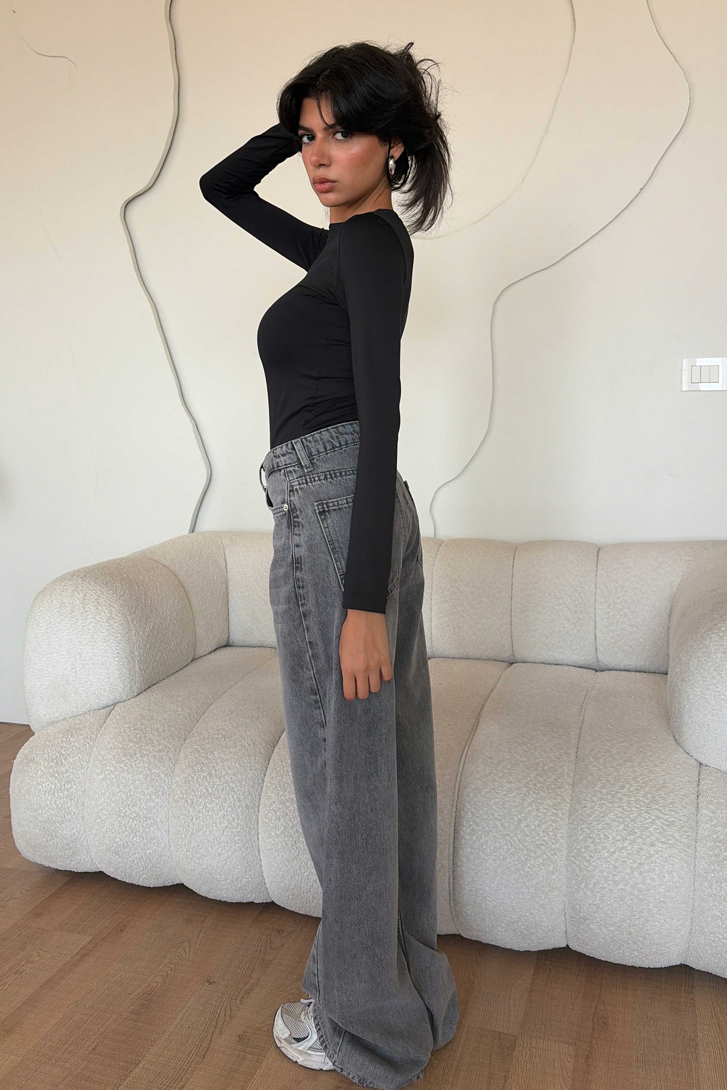 Straight – Mid Rise Mid Grey Washed Jeans