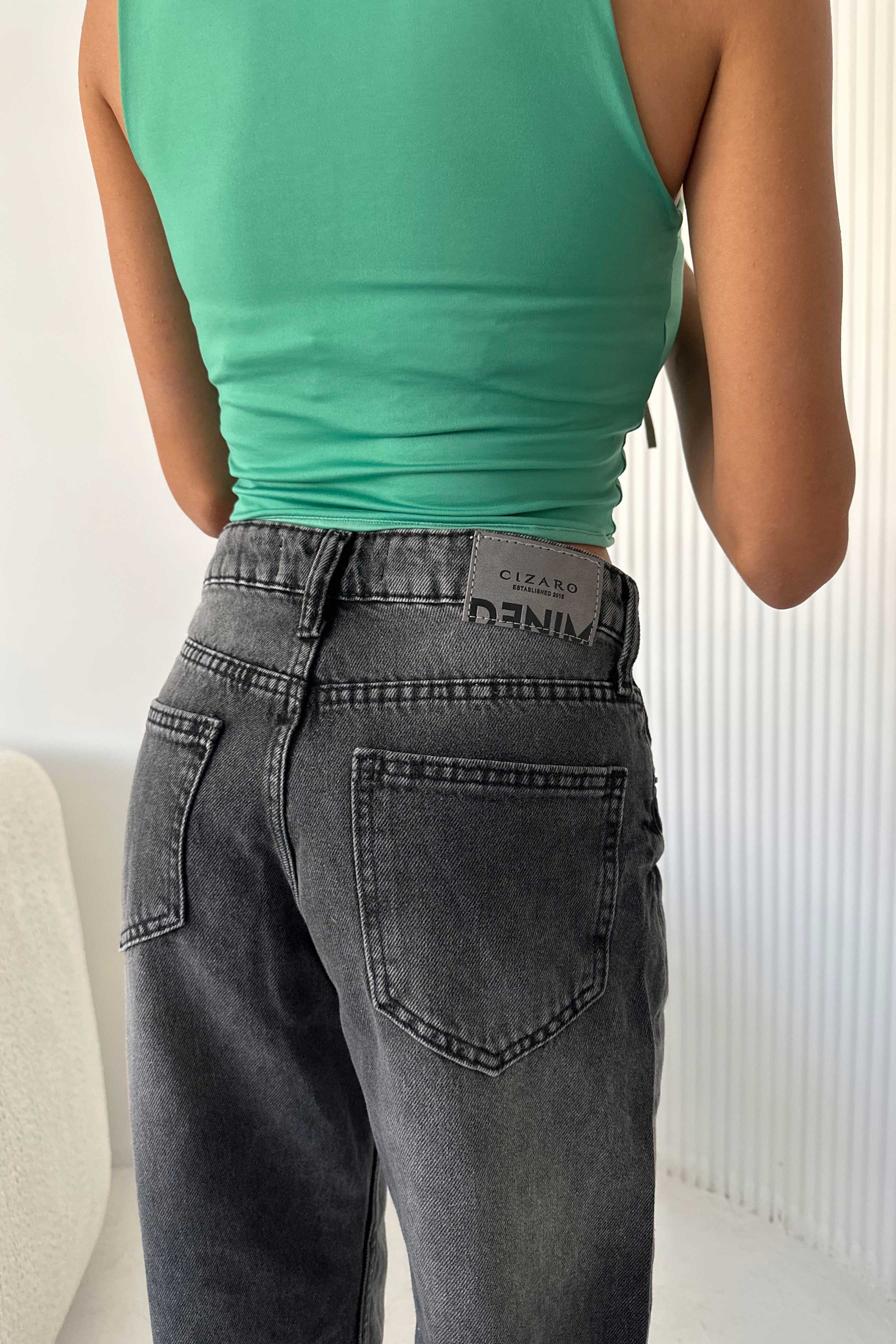 Straight-Leg - Low-Waist Gray Jeans