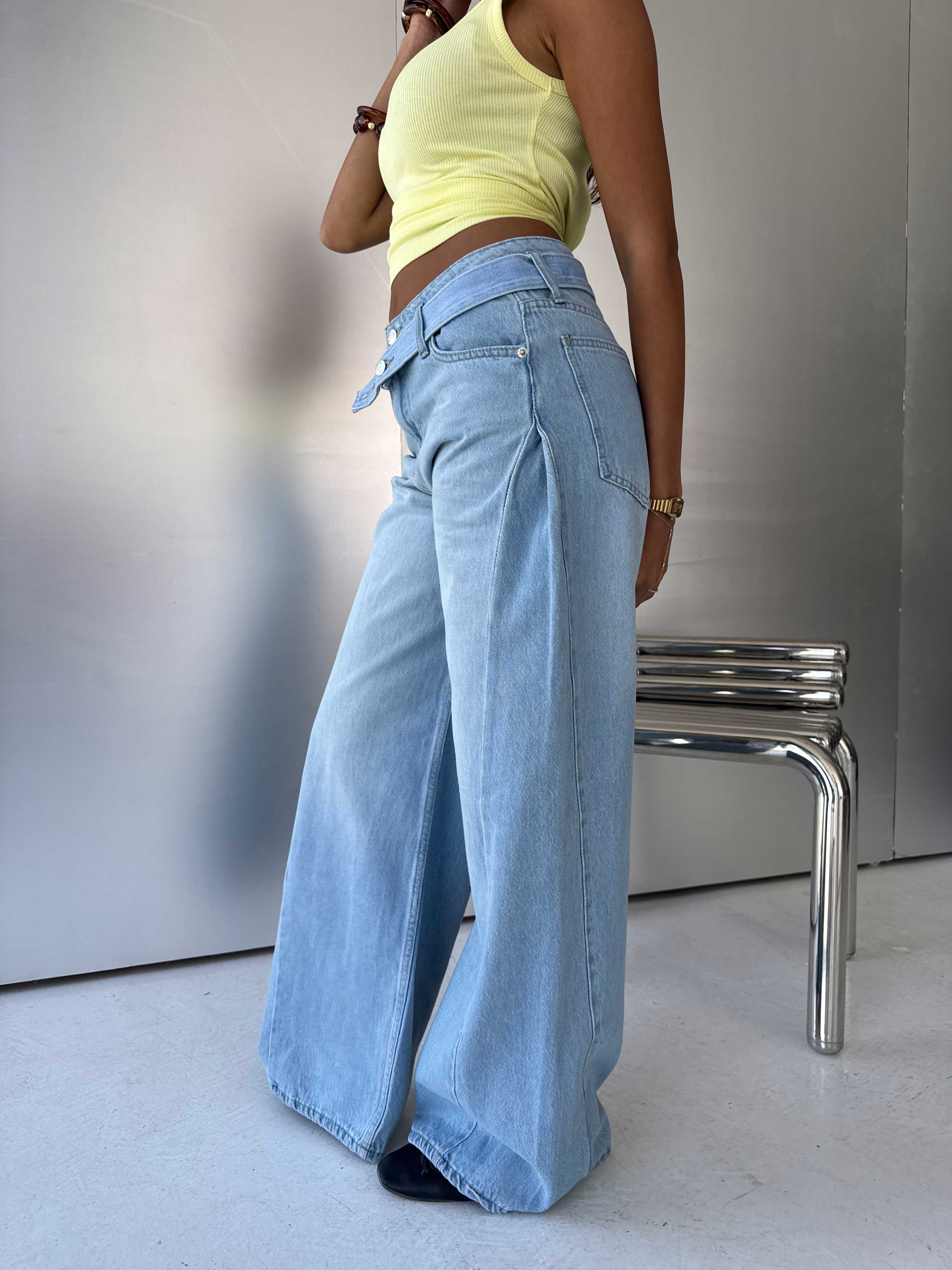 Super Baggy High-Waist Light Vintage Blue Jeans