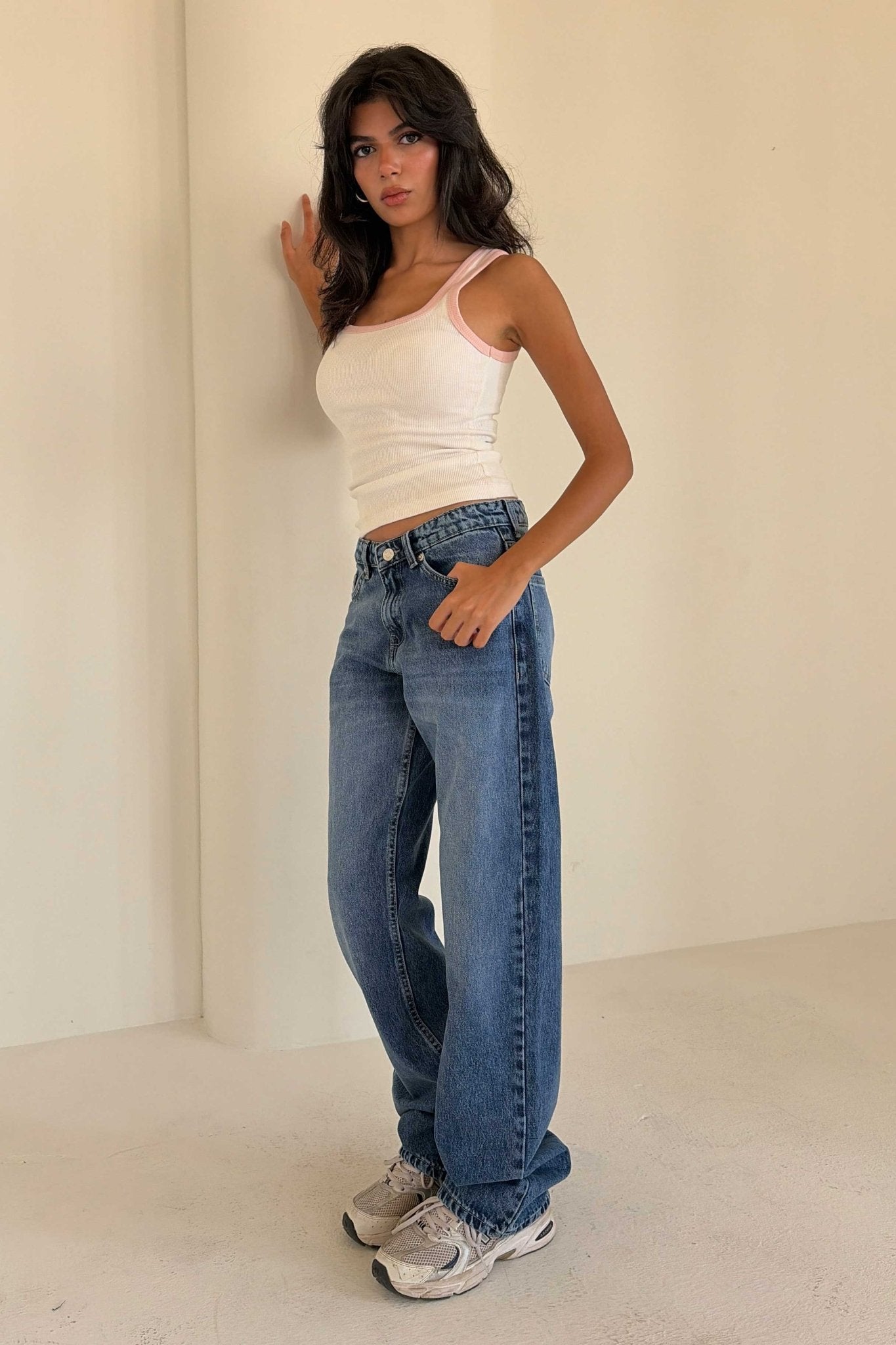 Straight – Low Waist Ocean Blue Jeans