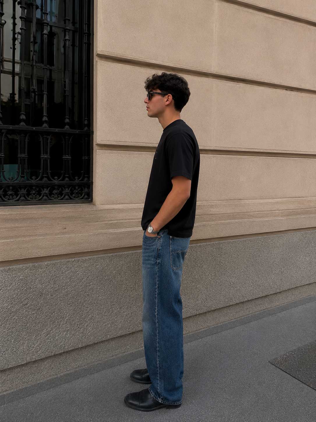 Oversized T-Shirt with Side Slits – Black T-shirt CIZARO - Cizaro Jeans