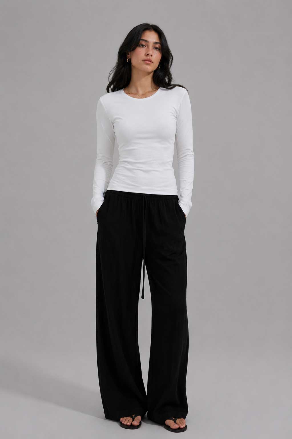 Double-Layer Fitted Long Sleeve Crew Neck Top | White Top CIZARO - Cizaro Jeans