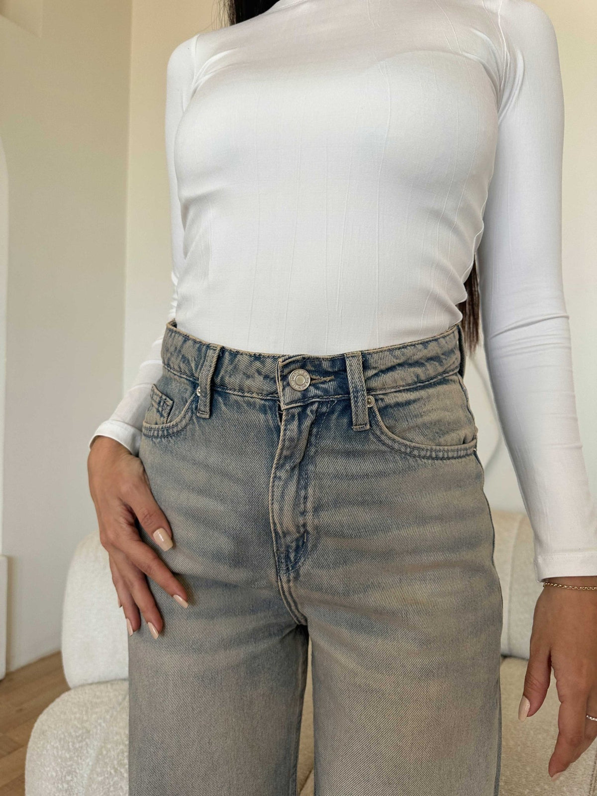 Wide Leg – Mid Rise Raw Hem Turn Up Light Vintage Blue Jeans Wide-Leg CIZARO - Cizaro Jeans