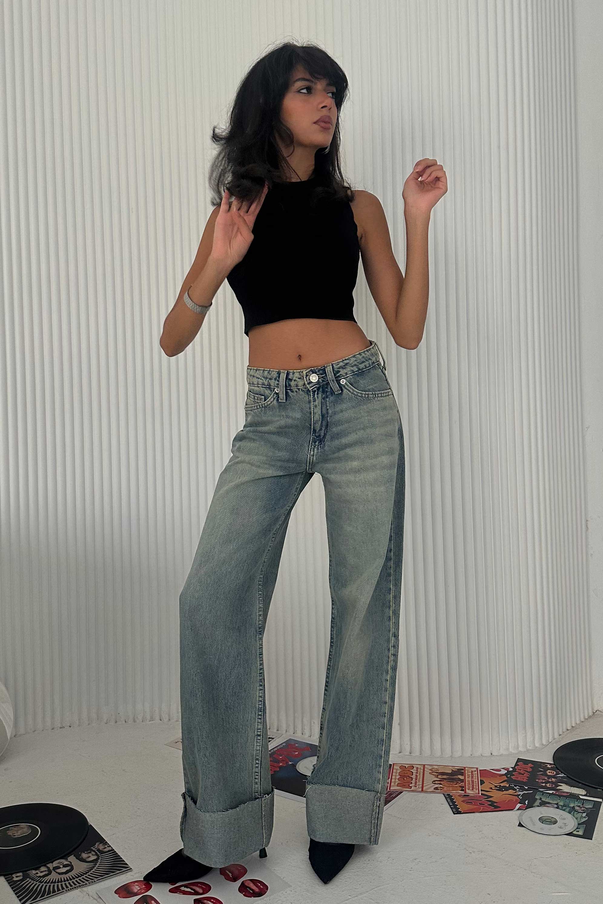 Wide-Leg Raw Hem Turn-Up - High-Waist Mid Vintage Blue Jeans
