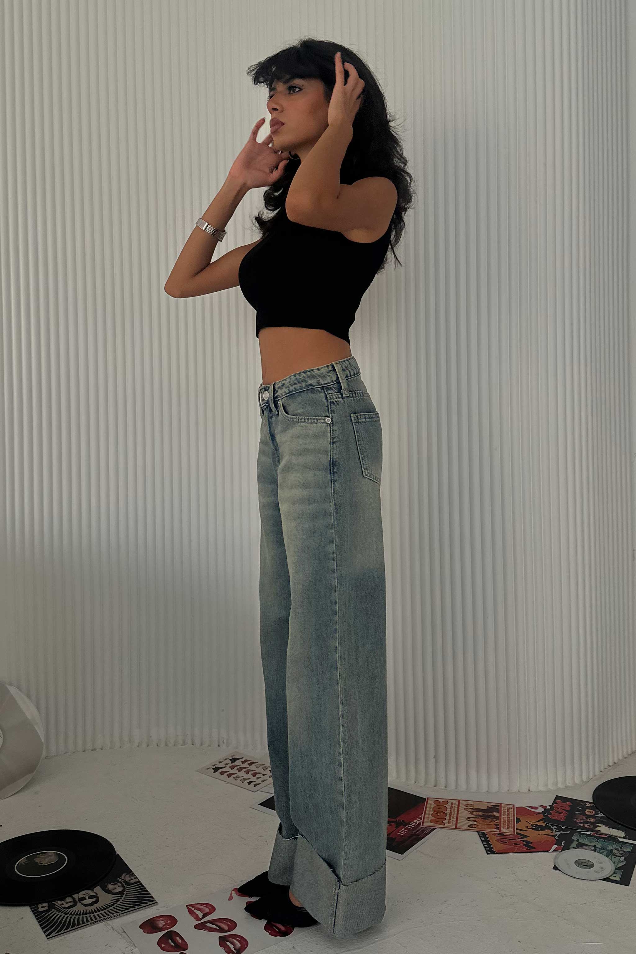 Wide-Leg Raw Hem Turn-Up - High-Waist Mid Vintage Blue Jeans