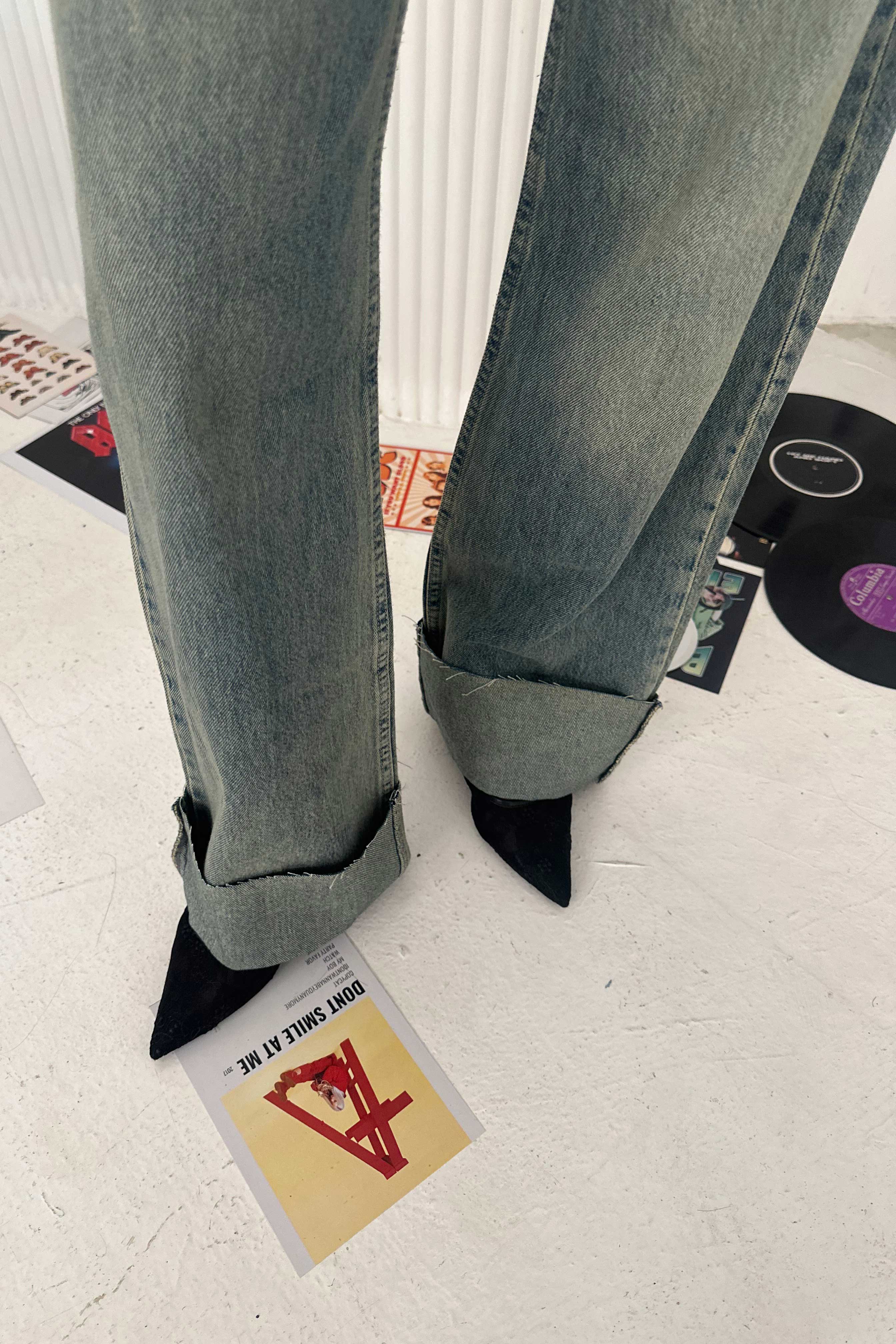 Wide-Leg Raw Hem Turn-Up - High-Waist Mid Vintage Blue Jeans