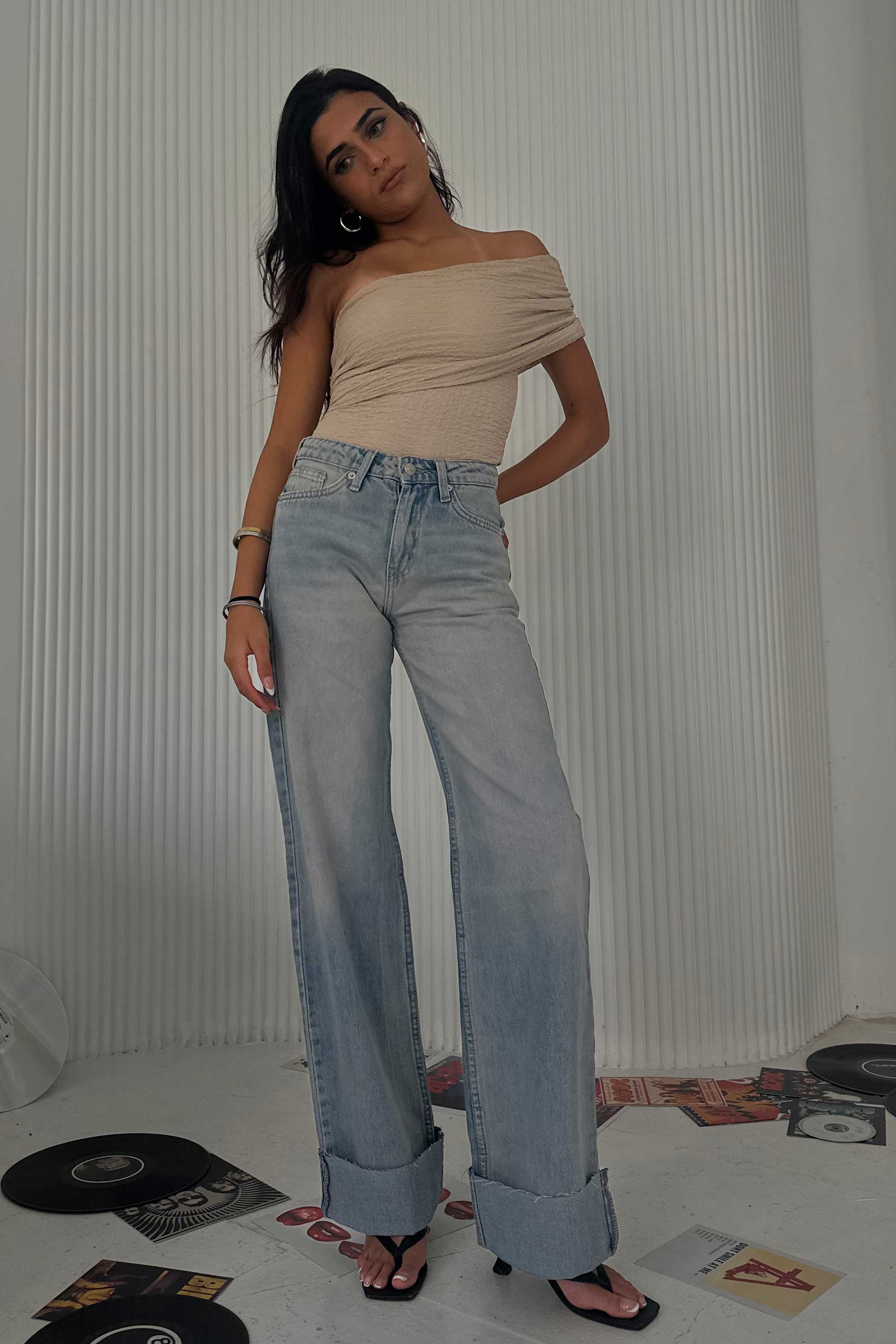 Wide-Leg Raw Hem Turn-Up - High-Waist Light Vintage Blue Jeans