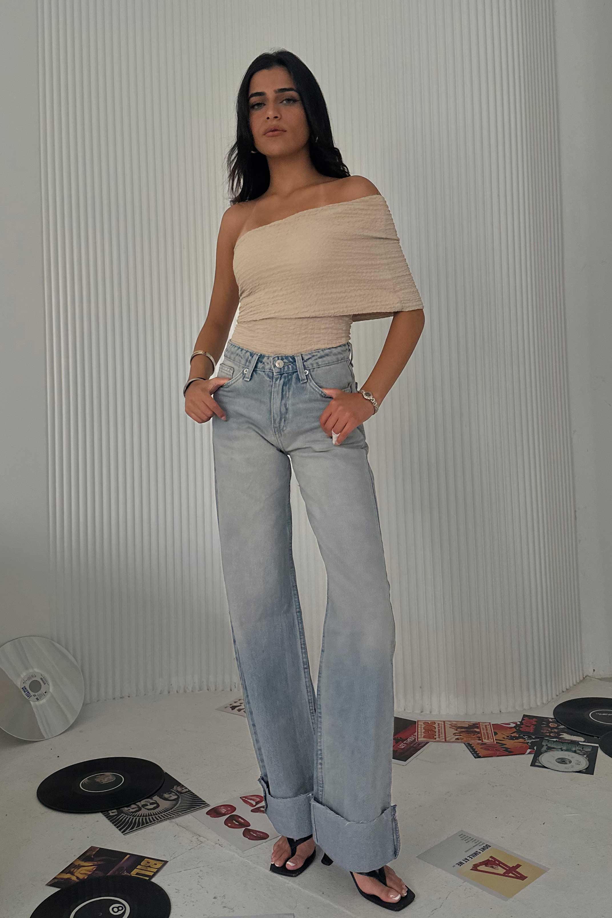 Wide-Leg Raw Hem Turn-Up - High-Waist Light Vintage Blue Jeans