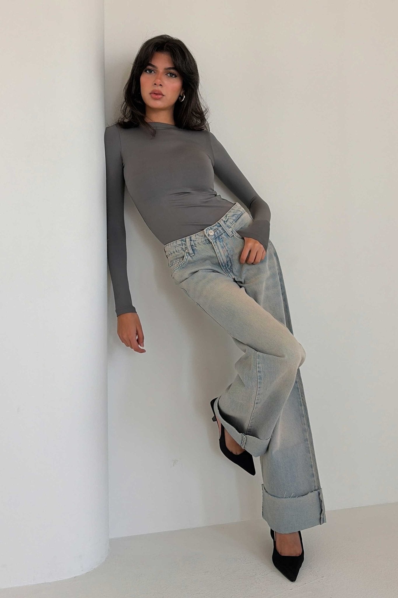 Wide Leg – Mid Rise Raw Hem Turn Up Light Vintage Blue Jeans Wide-Leg CIZARO - Cizaro Jeans