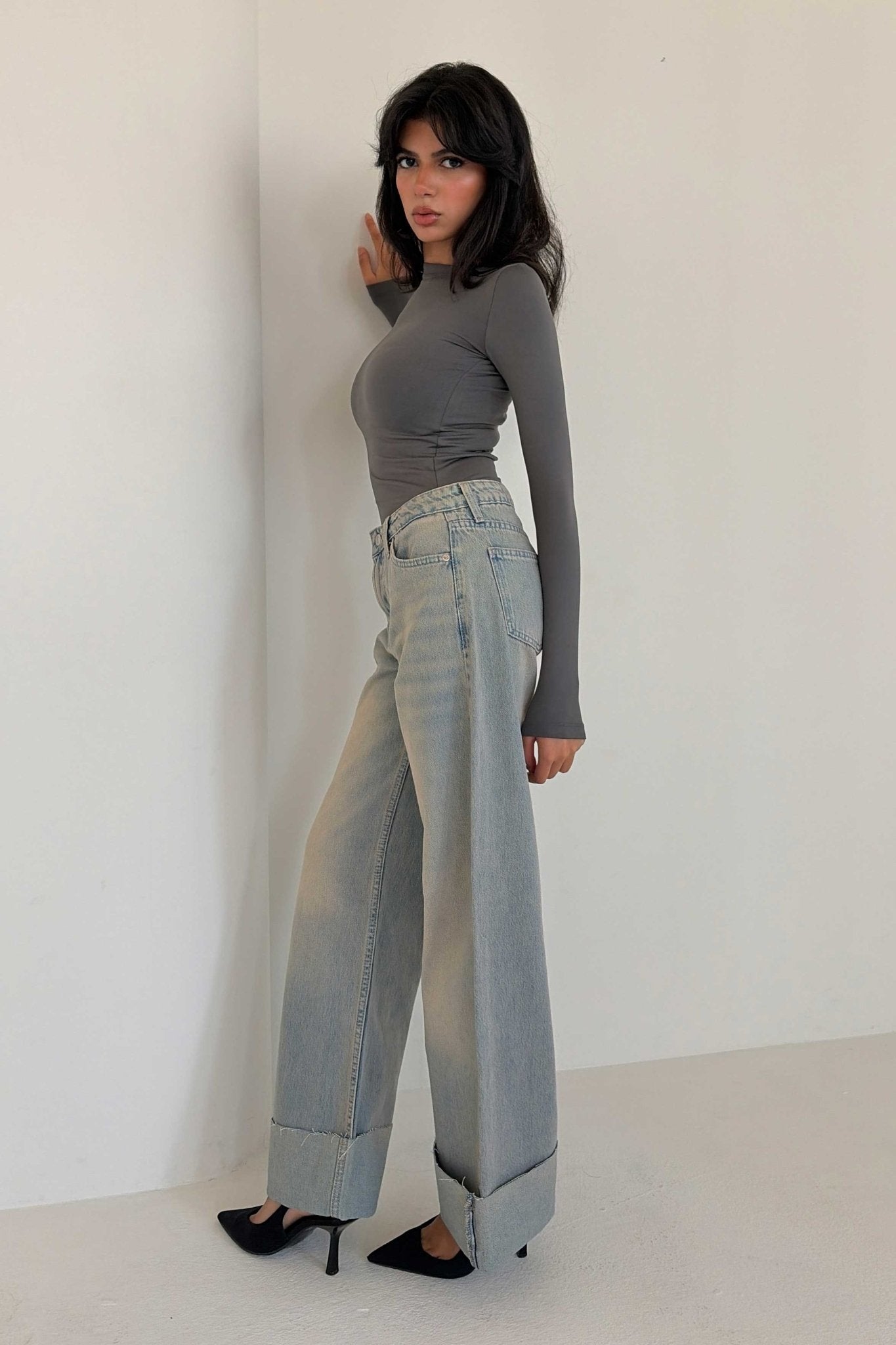 Wide Leg – Mid Rise Raw Hem Turn Up Light Vintage Blue Jeans Wide-Leg CIZARO - Cizaro Jeans