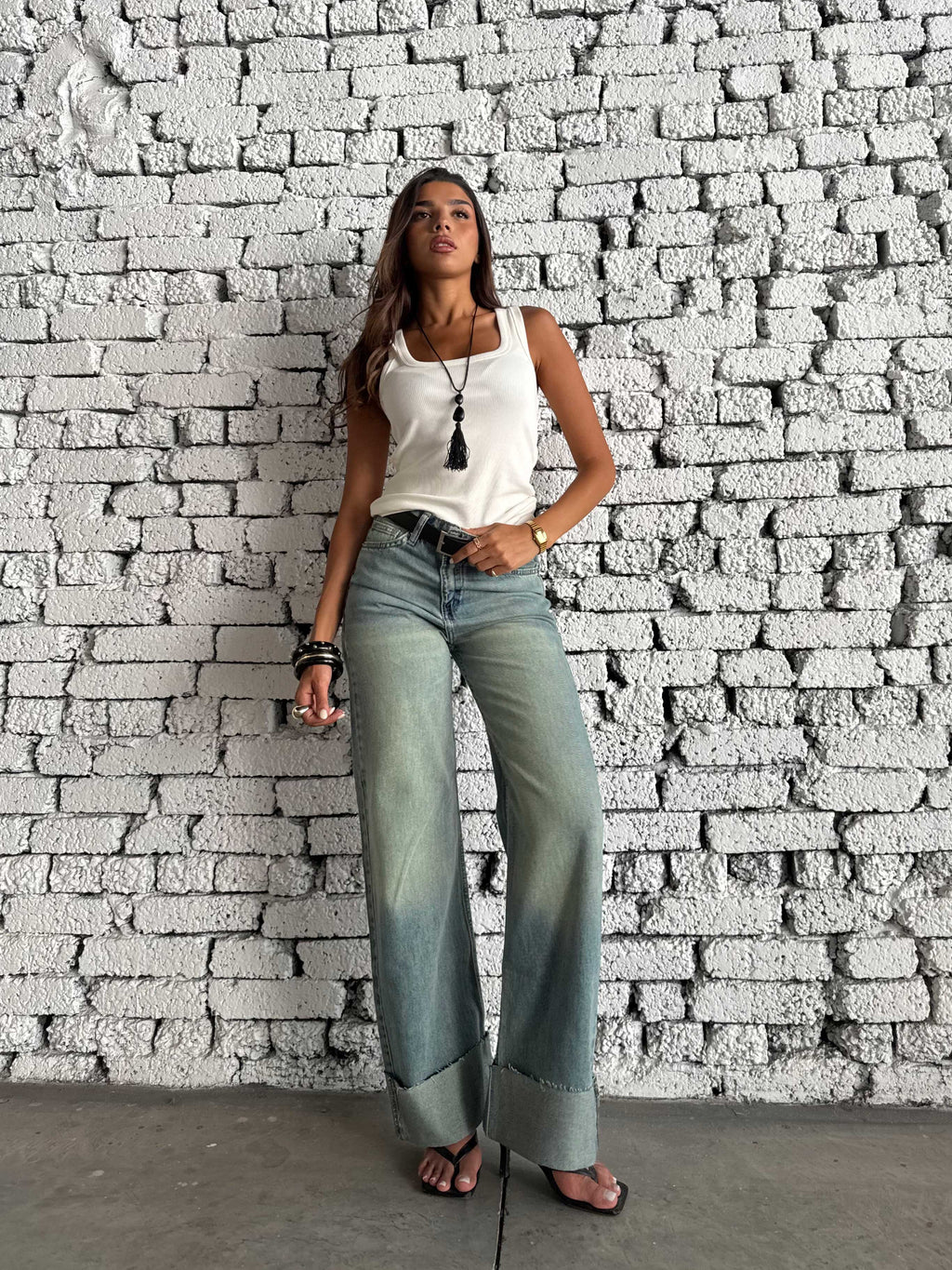 Wide Leg High Waist Raw Hem Turn-Up – Light Vintage Blue Jeans