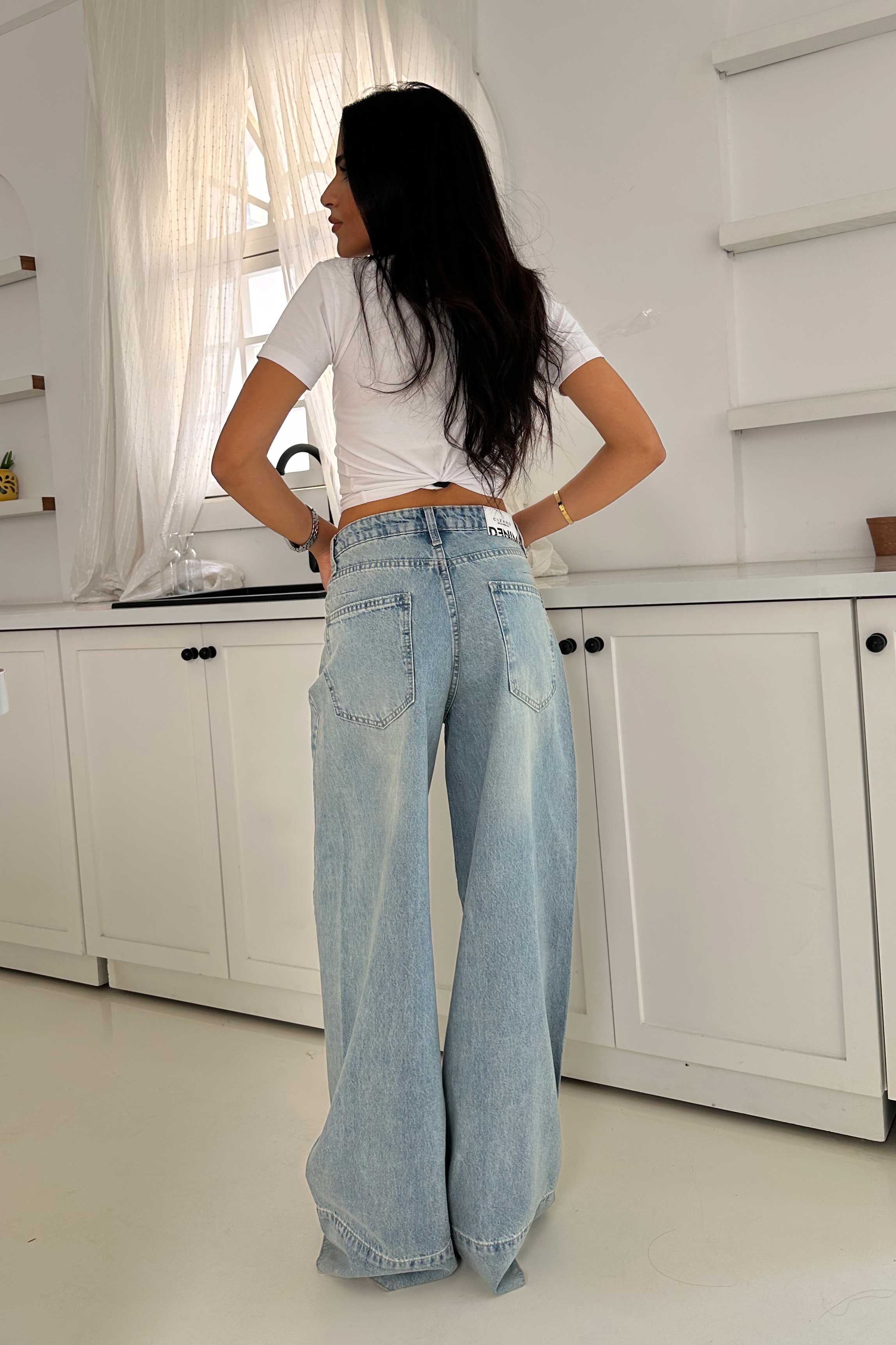 Extreme Wide Leg - High-Waist Light Vintage Blue Jeans