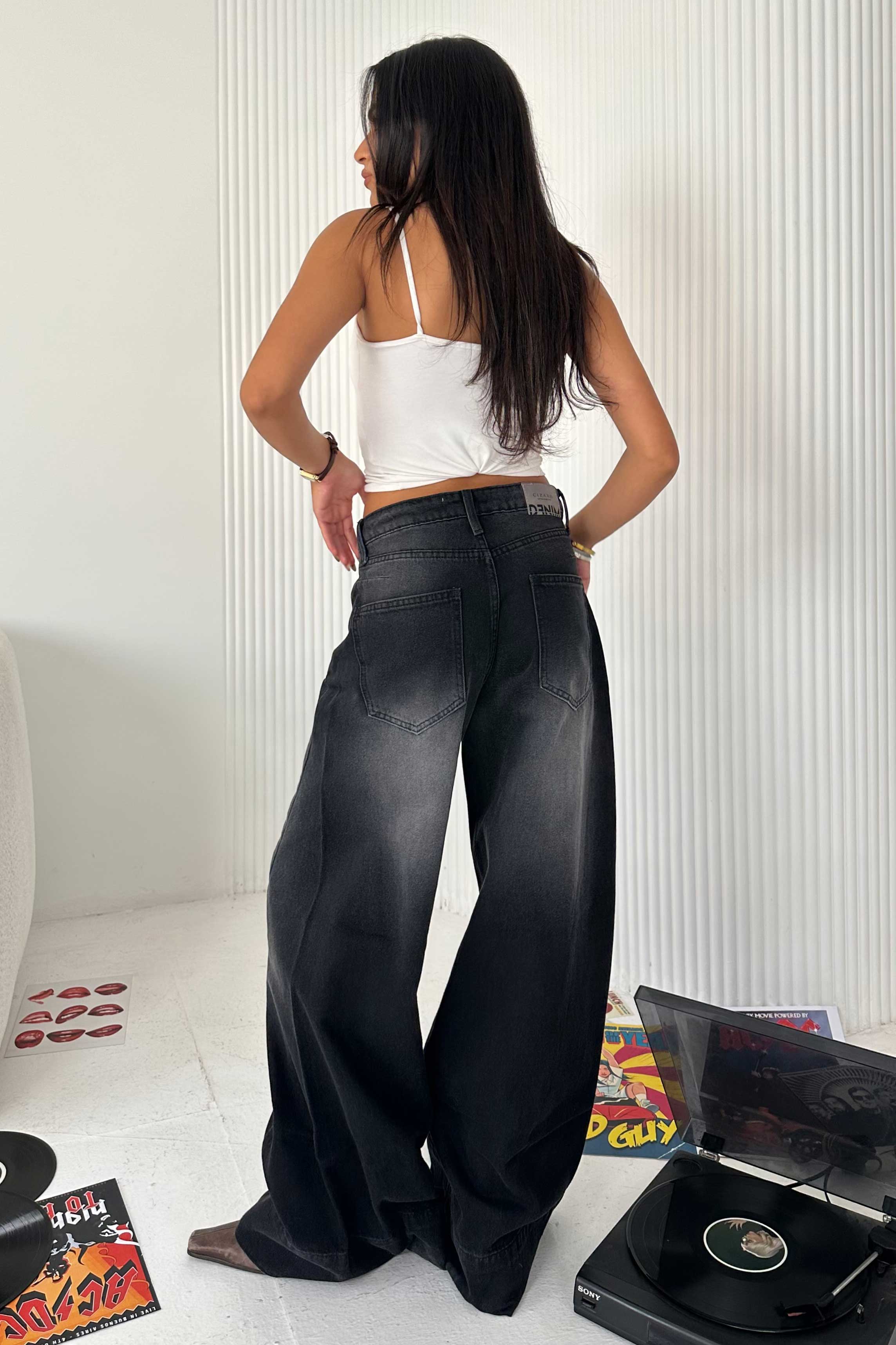 Extreme Wide-Leg - High-Waist Washed Charcoal Jeans