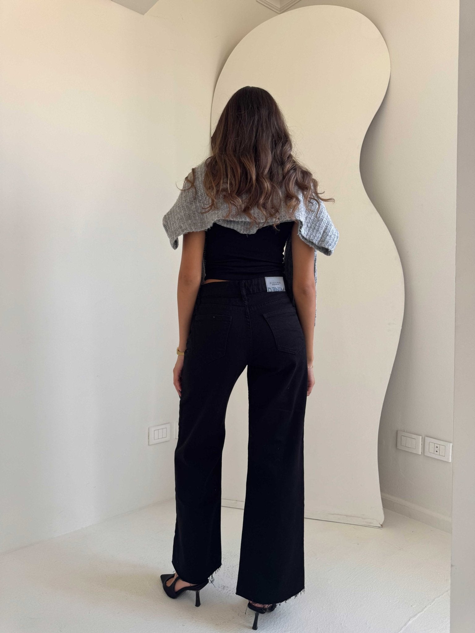 Cropped Wide Leg – Mid Rise Raw Hem Black Jeans wide leg CIZARO - Cizaro Jeans