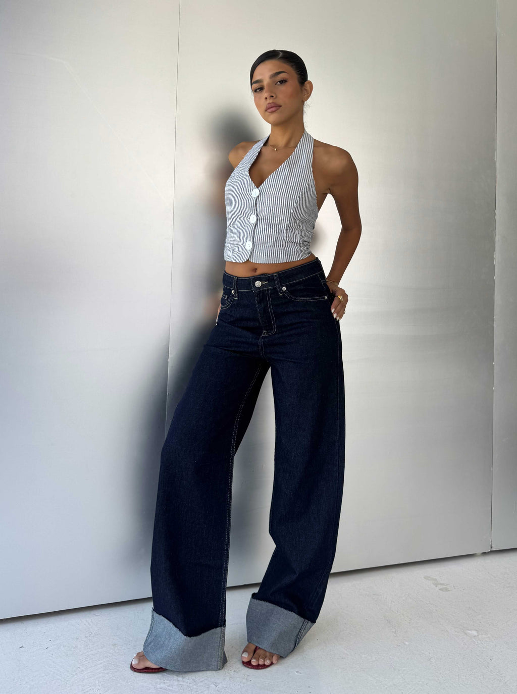 Wide leg High waist Raw Hem turn up 
Raw denim