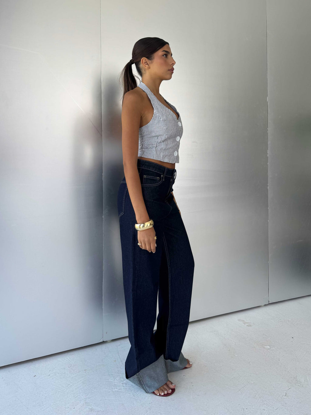 Wide leg High waist Raw Hem turn up 
Raw denim