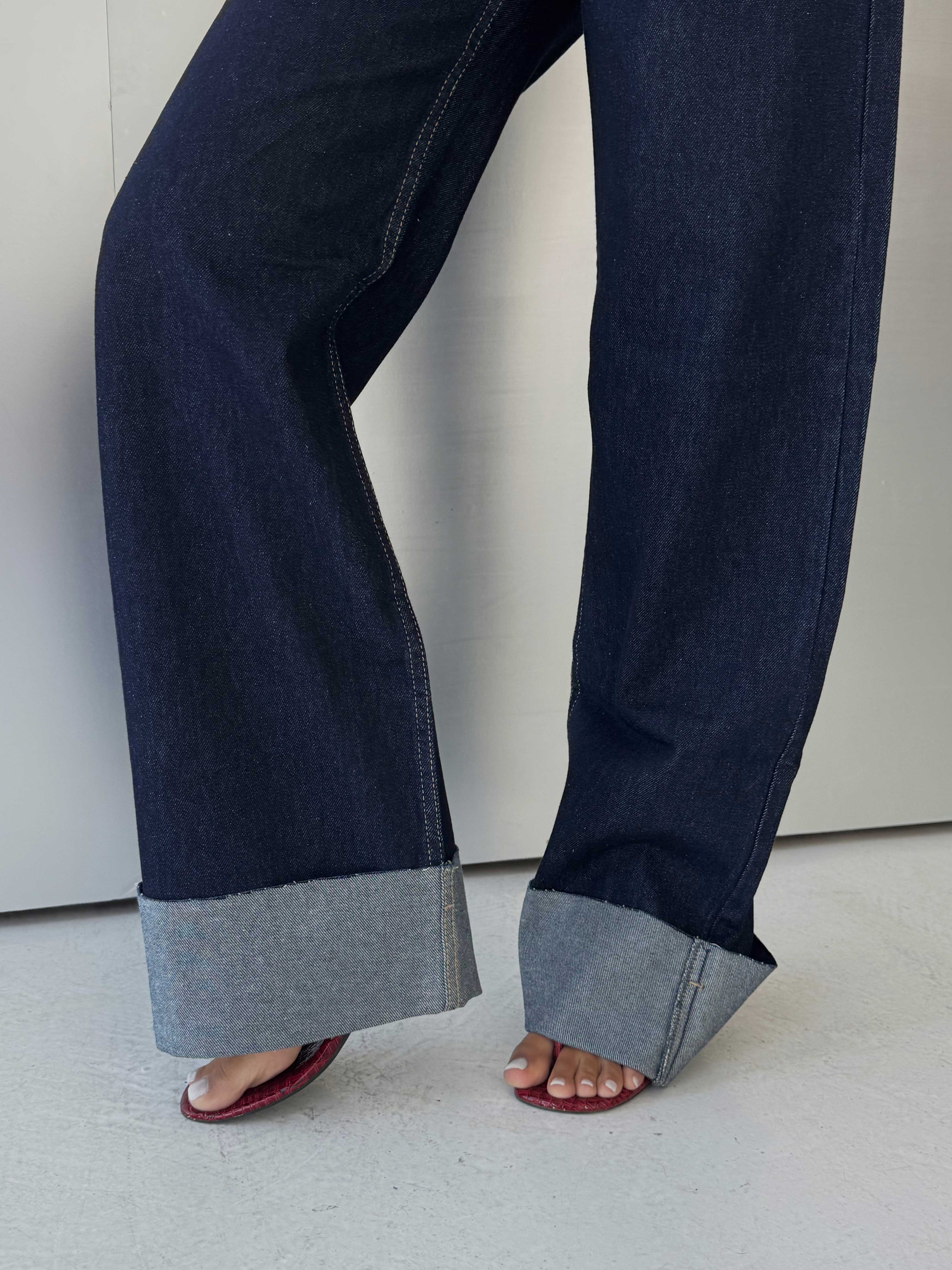 Wide leg High waist Raw Hem turn up 
Raw denim