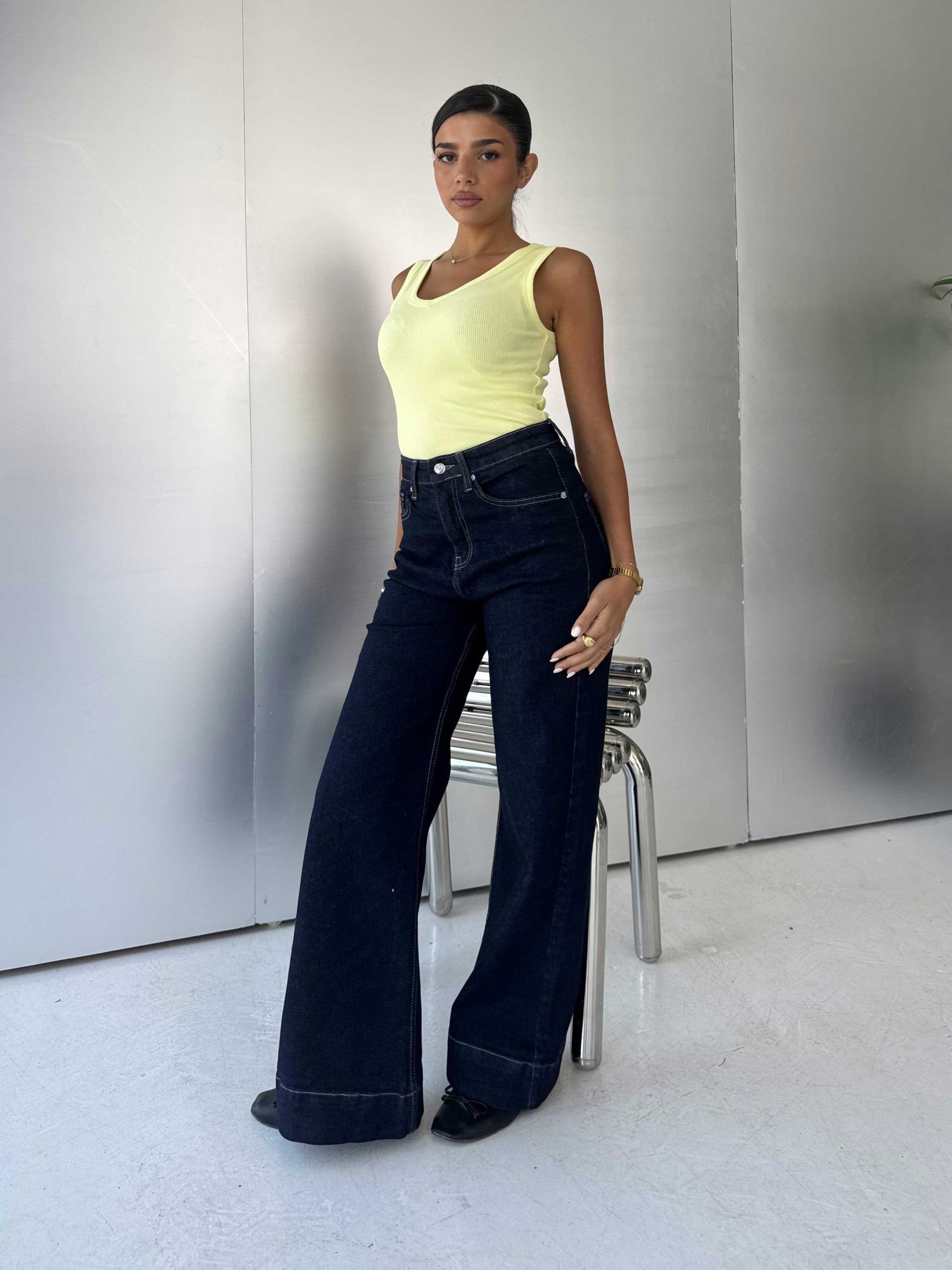Wide-Leg – High-Waist Raw Denim Jeans