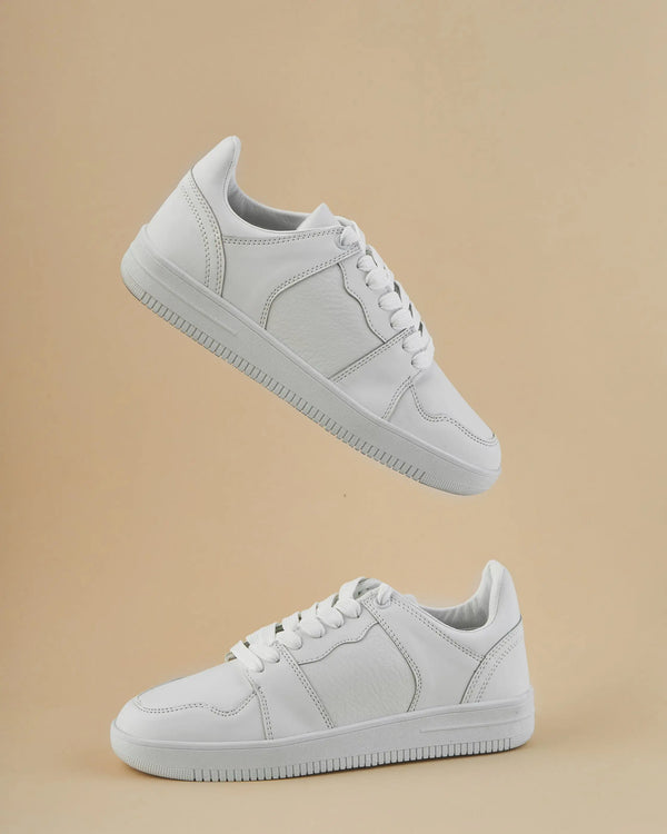 Basic Lace-up White Leather Sneakers.